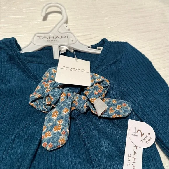 NEW Tahari Girl sweater and skirt set with matching hair tie - Picture 2 of 5